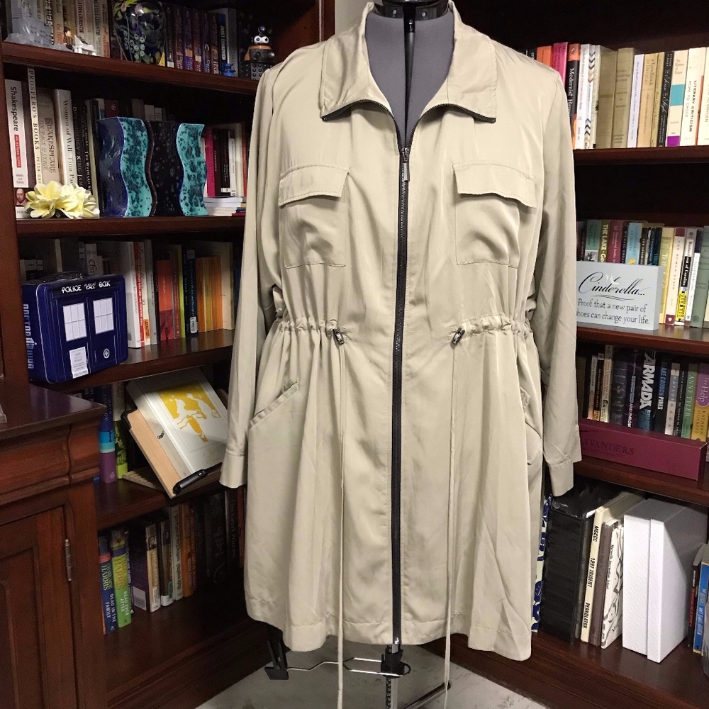Lightweight Anorak trench